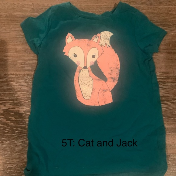 Random shirts 4T-5T kids - Picture 5 of 8